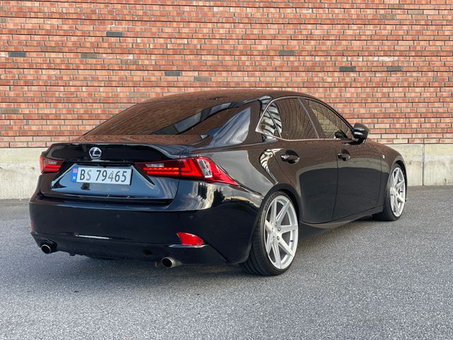 2013 LEXUS IS - 13