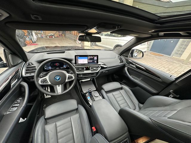 2022 BMW IX3 - 17