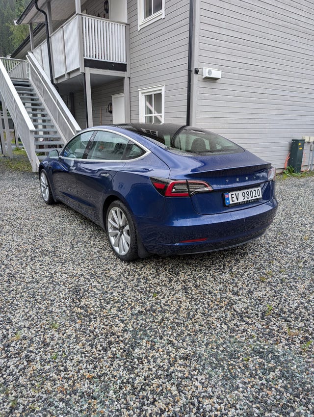 5YJ3E7EB7KF382758 2019 TESLA MODEL 3-5