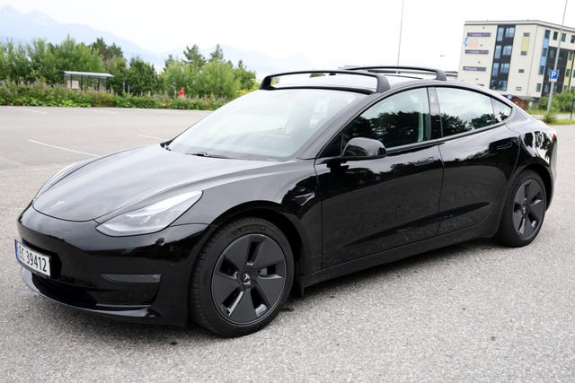 5YJ3E7EBXMF966316 2021 TESLA MODEL 3-1