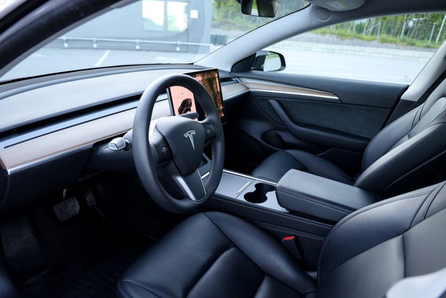 5YJ3E7EBXMF966316 2021 TESLA MODEL 3-4