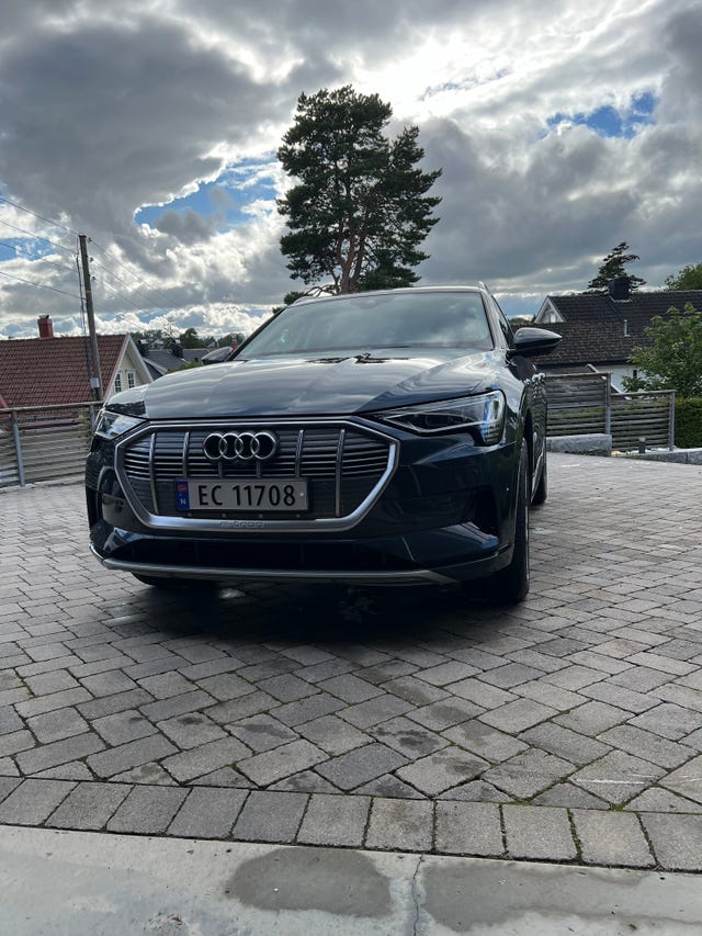 WAUZZZGE3MB013948 2021 AUDI E-TRON-4