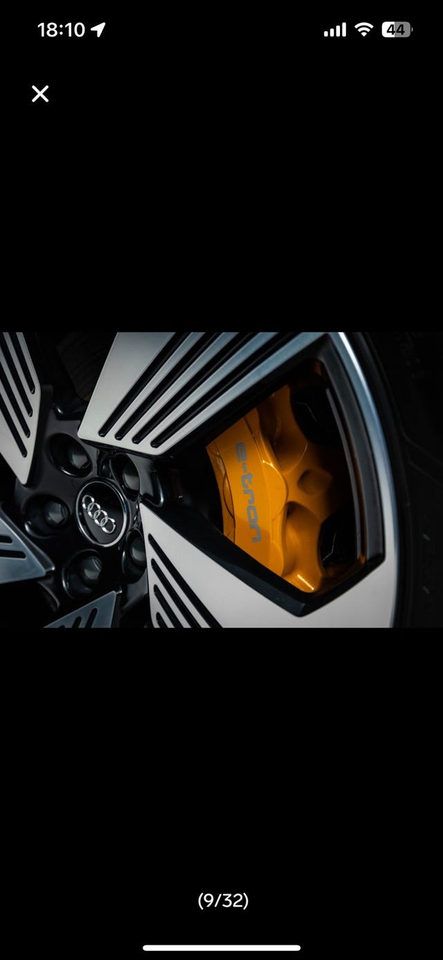 WAUZZZGE9LB009014 2020 AUDI E-TRON-4