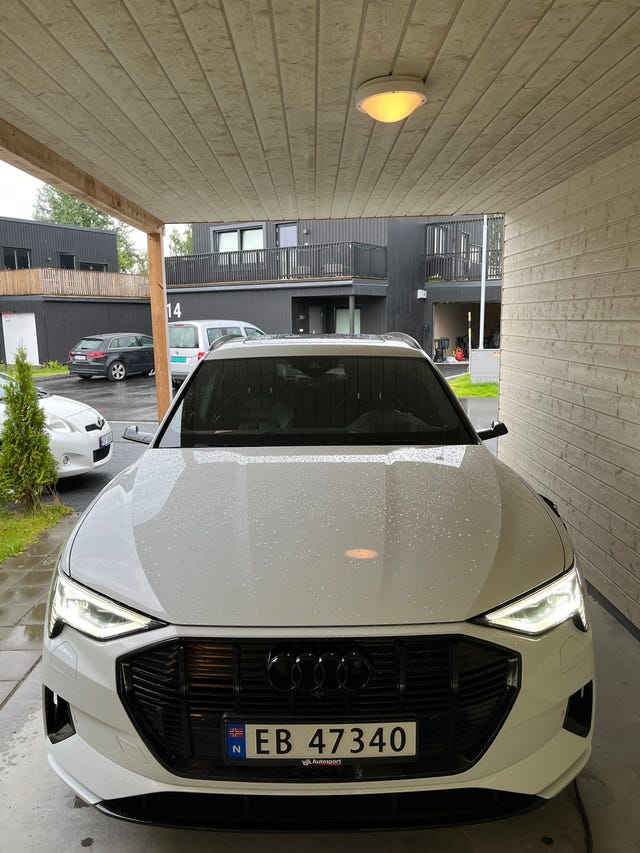 WAUZZZGE9LB009014 2020 AUDI E-TRON-1