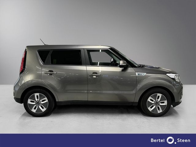 KNAJX81EFK7039472 2019 KIA SOUL-4