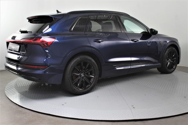 WAUZZZGEXMB018600 2021 AUDI E-TRON-2