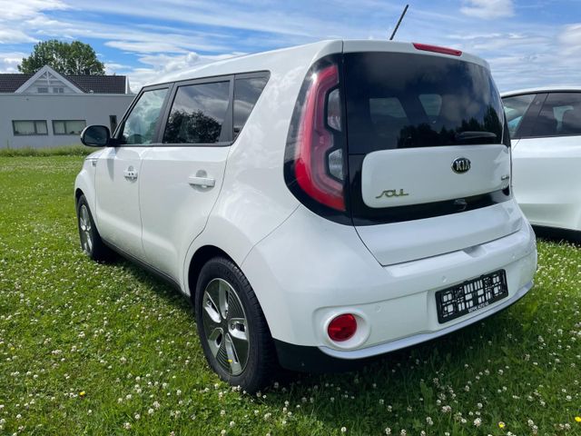 KNAJX81EFK7039968 2019 KIA SOUL-4