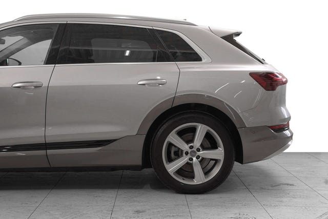 2021 AUDI E-TRON - 9