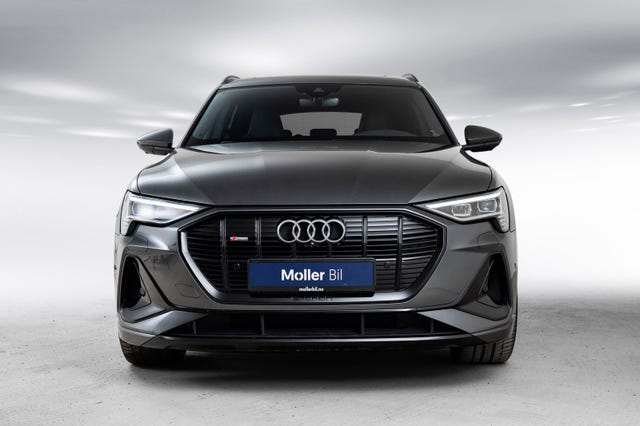 WAUZZZGE3MB025226 2021 AUDI E-TRON-2