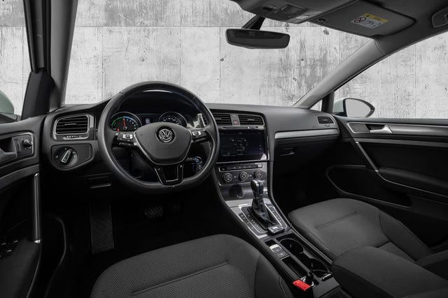 2019 VOLKSWAGEN GOLF - 17