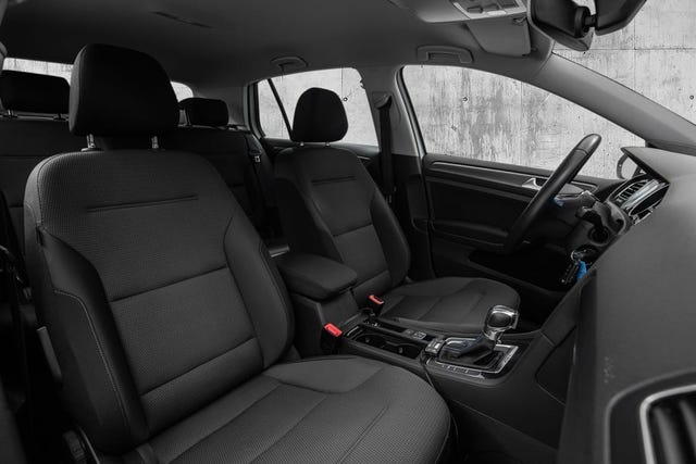 2019 VOLKSWAGEN GOLF - 23