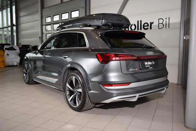 WAUZZZGE2MB032457 2021 AUDI E-TRON-2