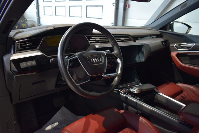 2021 AUDI E-TRON - 9