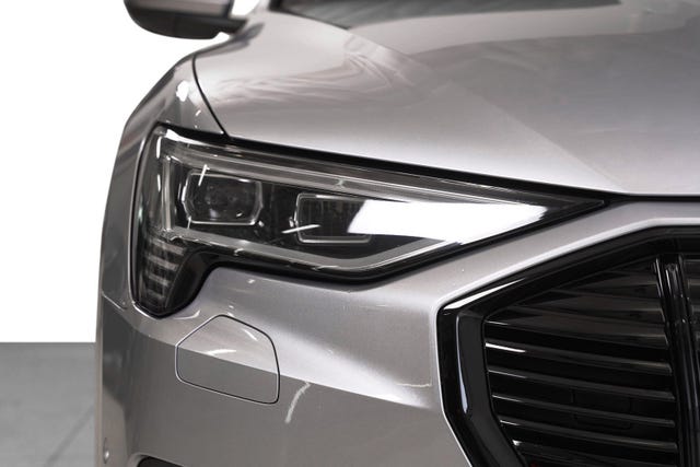 WAUZZZGE5MB030301 2021 AUDI E-TRON-2