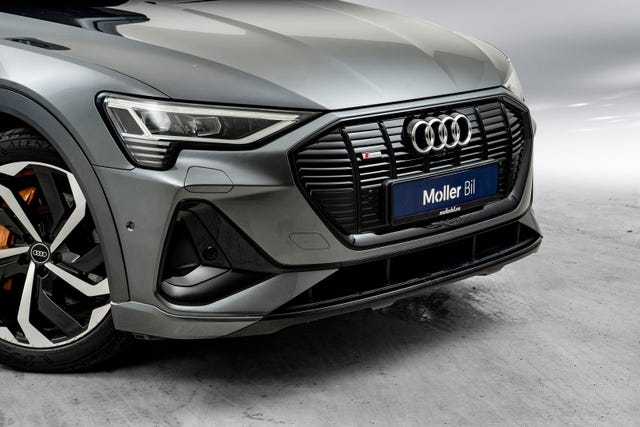 WAUZZZGE9MB035467 2021 AUDI E-TRON-3