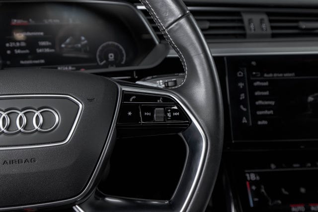 2021 AUDI E-TRON - 24