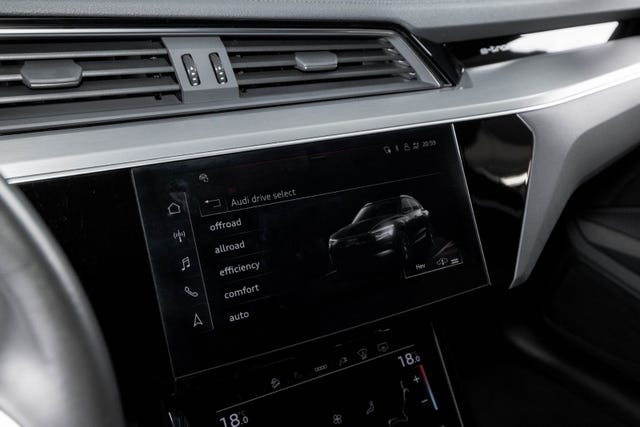 2021 AUDI E-TRON - 23
