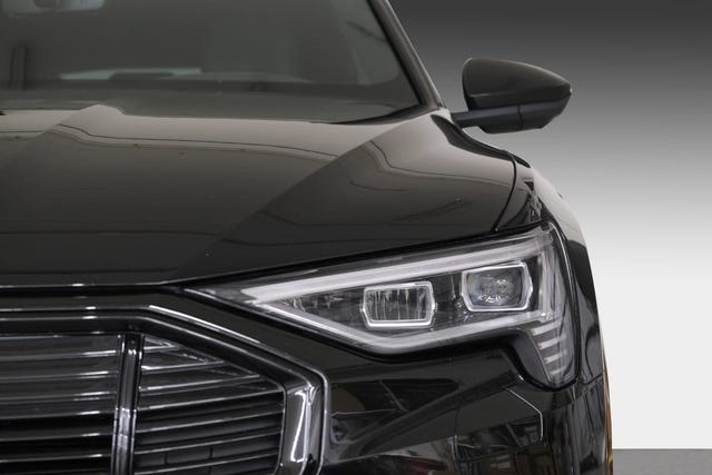 WAUZZZGE3MB039899 2021 AUDI E-TRON-3