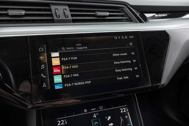 2021 AUDI E-TRON - 21