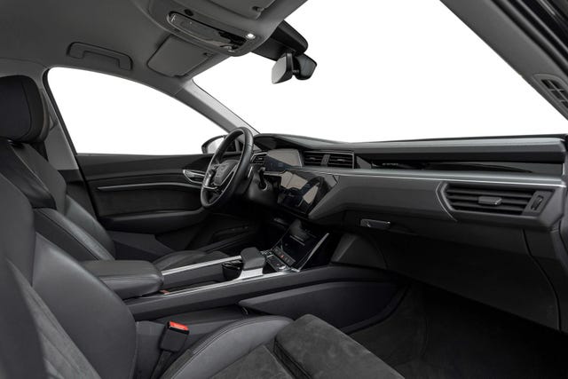 2021 AUDI E-TRON - 11