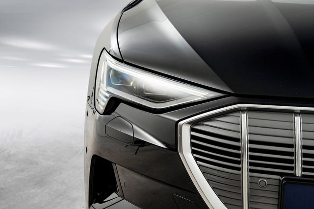 WAUZZZGEXMB016801 2021 AUDI E-TRON-4