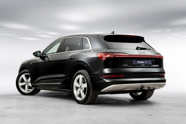 WAUZZZGEXMB016801 2021 AUDI E-TRON-1