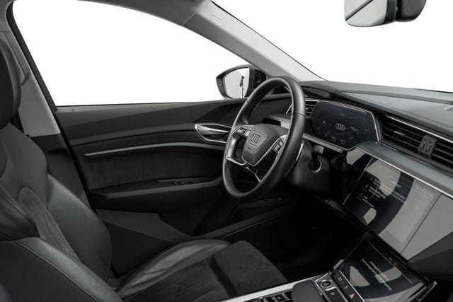 2021 AUDI E-TRON - 12