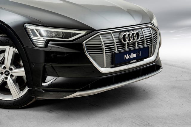 WAUZZZGEXMB016801 2021 AUDI E-TRON-3