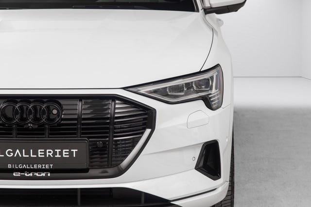 WAUZZZGE0MB011512 2021 AUDI E-TRON-3