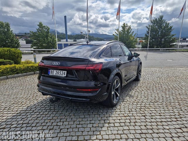 WAUZZZGE8MB017316 2021 AUDI E-TRON-4