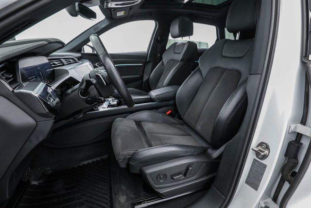 2021 AUDI E-TRON - 32