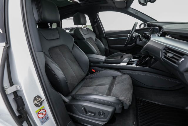 2021 AUDI E-TRON - 33