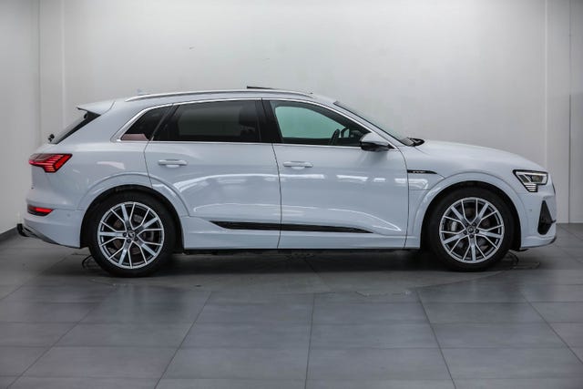 2021 AUDI E-TRON - 12