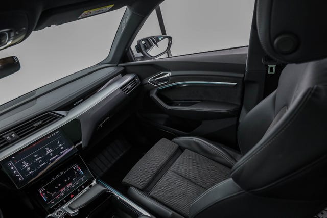 2021 AUDI E-TRON - 35