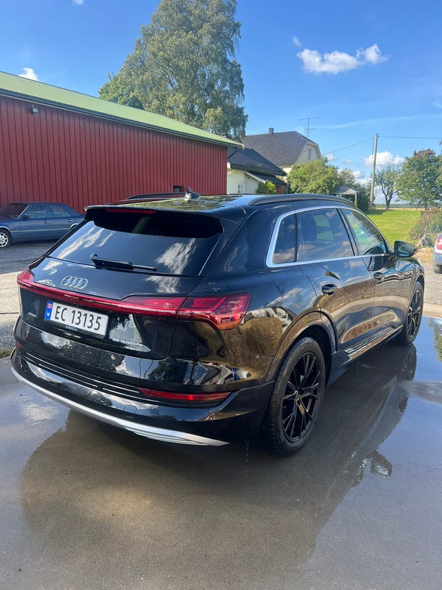 WAUZZZGE0MB009727 2021 AUDI E-TRON-1