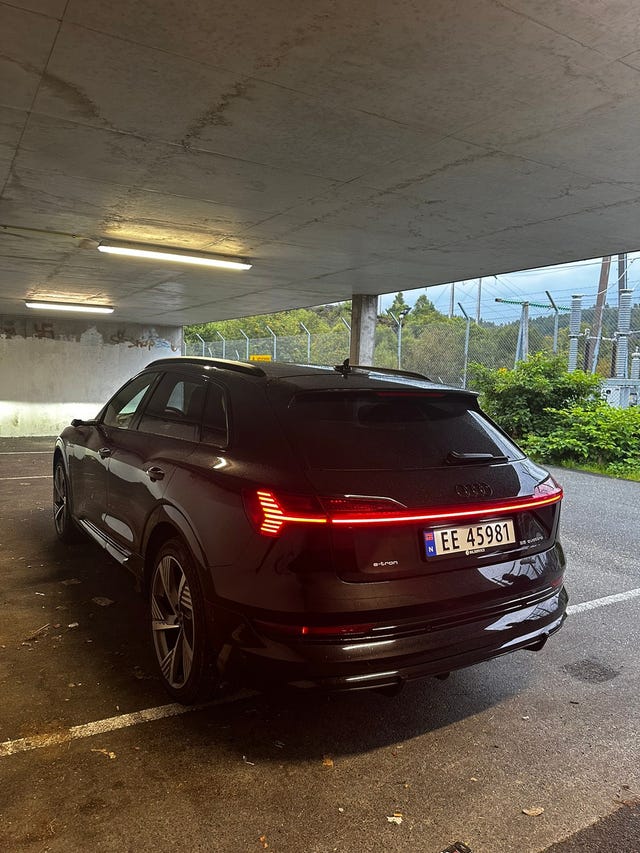 WAUZZZGEXMB044548 2021 AUDI E-TRON-1