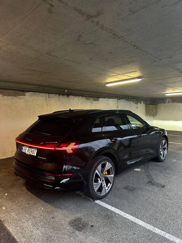 WAUZZZGEXMB044548 2021 AUDI E-TRON-2