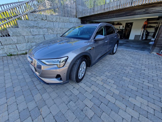 WAUZZZGE8LB015807 2020 AUDI E-TRON-0