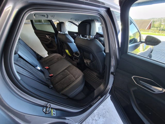 WAUZZZGE8LB015807 2020 AUDI E-TRON-4