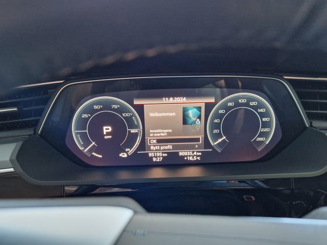 WAUZZZGE8LB015807 2020 AUDI E-TRON-1