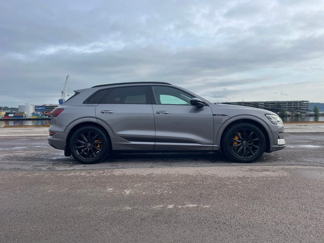 WAUZZZGE2LB021506 2020 AUDI E-TRON-2