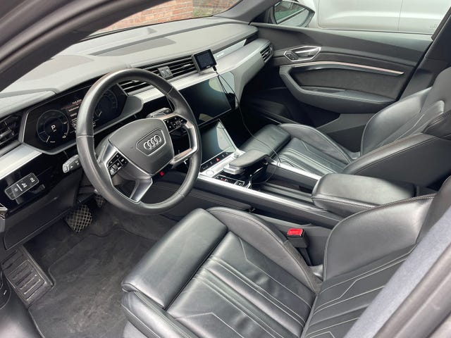 2020 AUDI E-TRON - 10