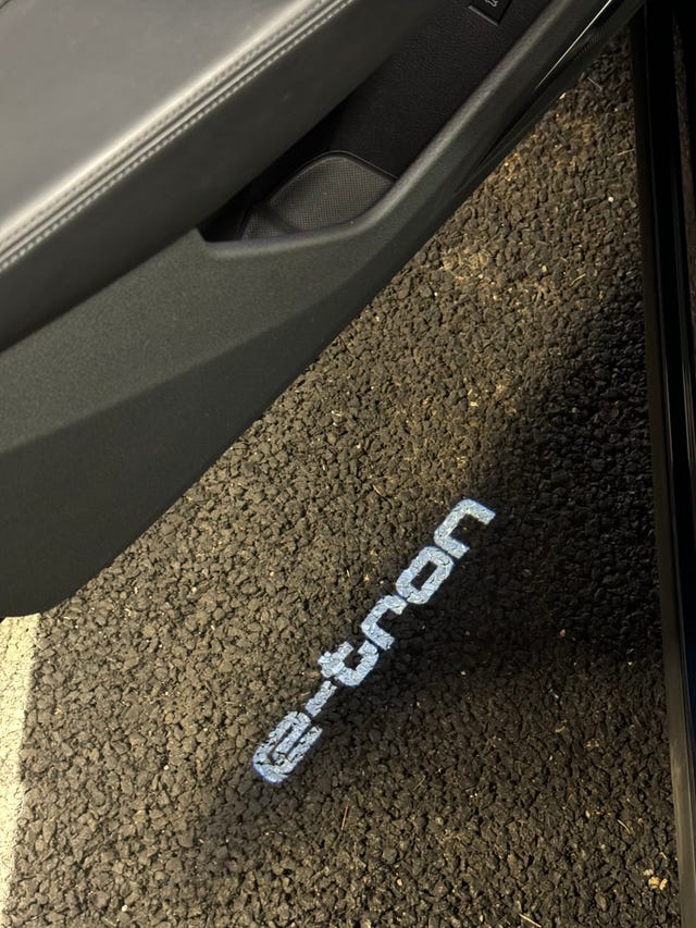 2020 AUDI E-TRON - 12