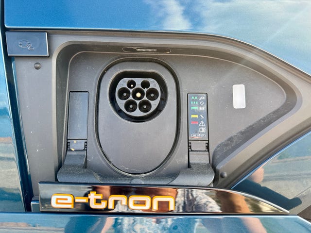 2020 AUDI E-TRON - 41