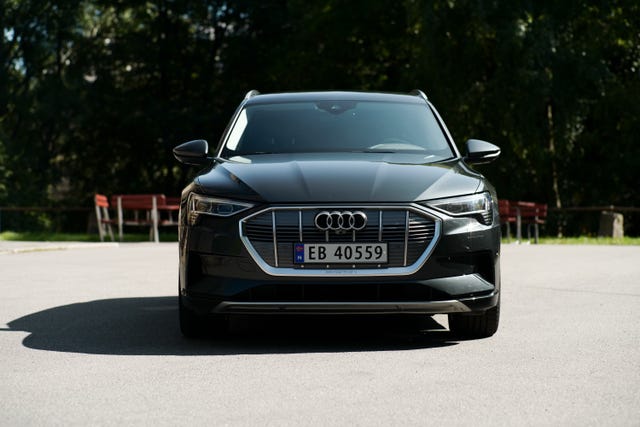WAUZZZGE8LB027360 2020 AUDI E-TRON-0