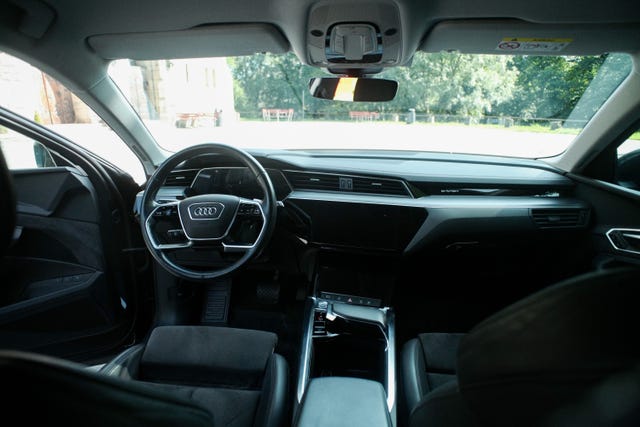 2020 AUDI E-TRON - 9