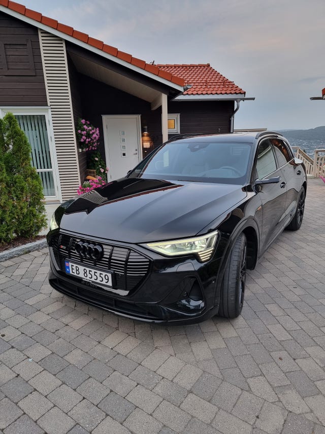 WAUZZZGE7LB010856 2020 AUDI E-TRON-1