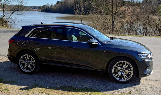 WAUZZZGEXLB010771 2020 AUDI E-TRON-4