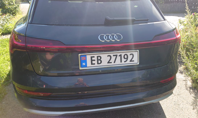 WAUZZZGEXLB010771 2020 AUDI E-TRON-3