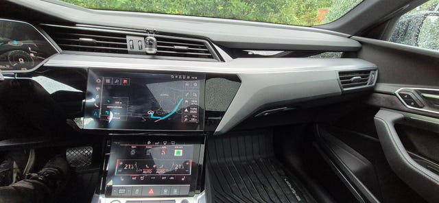 2020 AUDI E-TRON - 12